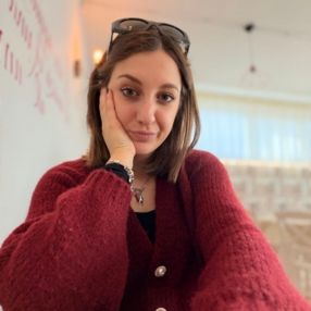 Laura, Babysitter a Piediripa