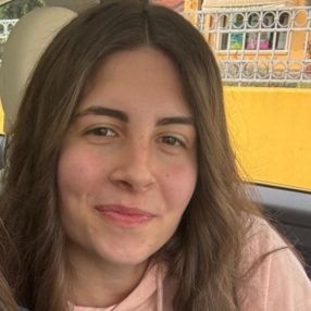 Angelica, Babysitter a Correzzola