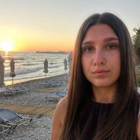Alessia, Babysitter a Cambiago