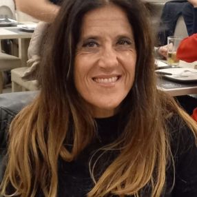 Laura, Babysitter a Senna Comasco