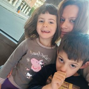 Sharon, Famiglia a Fauglia