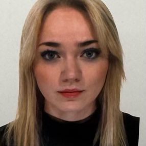 Lina, Babysitter a Valleggia