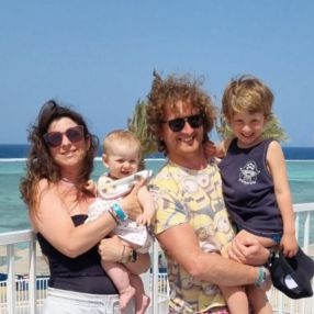 Zoe, Famiglia a Livorno