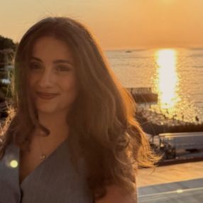 Vittoria, Babysitter in Castellammare di Stabia