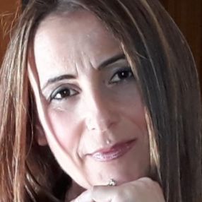 Moira, Babysitter a Corropoli