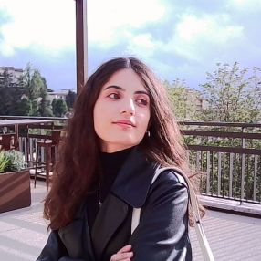 Giulia, Babysitter a Frosinone