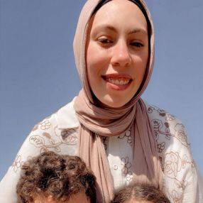 Eman, Babysitter a Pogliano Milanese