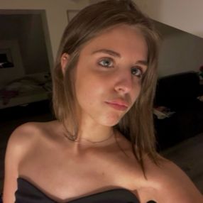 Carlotta, Babysitter a Provincia di Asti
