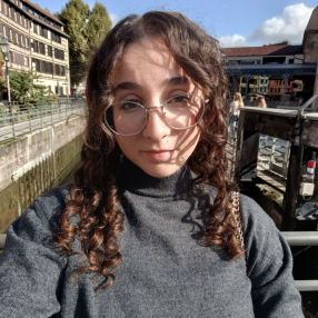 Lucia, Babysitter a Castions di Strada