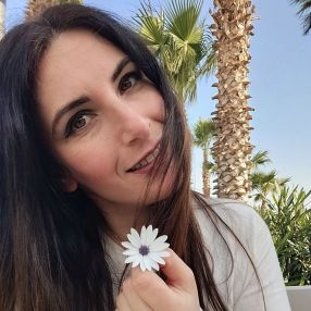 Laura, Babysitter a Alcamo