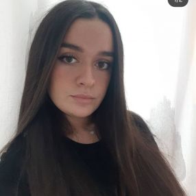 Alessia, Babysitter a Città Metropolitana di Bari