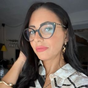 Elena Debora, Babysitter in Fornovo di Taro