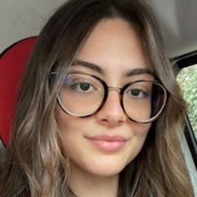 Giulia, Babysitter a Biella