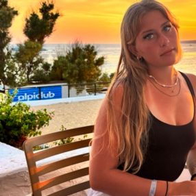 Ginevra, Babysitter a Provincia di Cremona