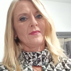 Beata, Babysitter a Grotte