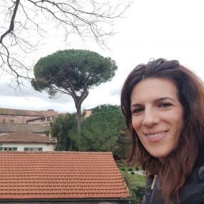 Donatella, Babysitter a Sanfrè