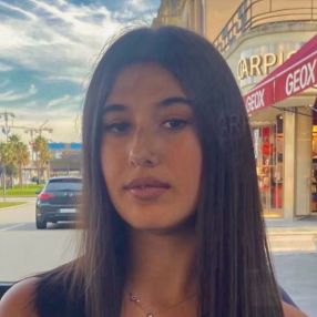 Ludovica, Babysitter a Lido di Camaiore
