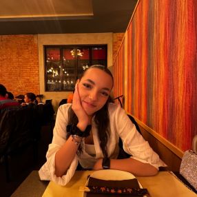 Greta, Babysitter a Torrile