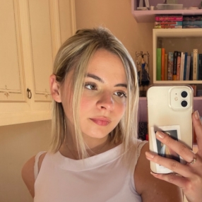 Carolina, Babysitter a Fara Gera D'adda