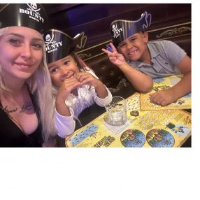 Aurora, Famiglia a Milano
