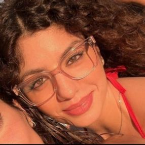 Alessia, Babysitter a Alcamo