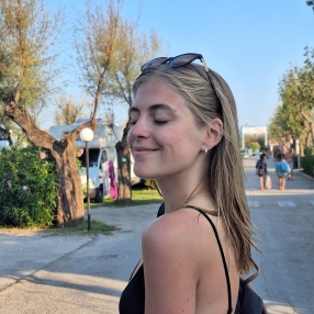 Aurora, Babysitter a Comacchio