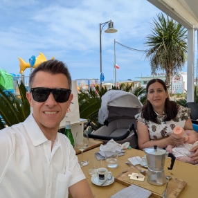Elena, Famiglia a Riccione