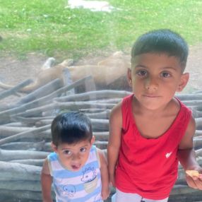 Sharol, Family in Leno