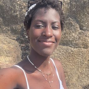Ava, Babysitter a Ospitaletto