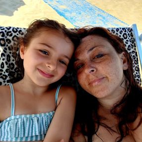 Amira, Famiglia a Pavia