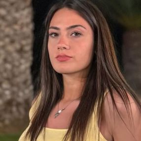 Noemi, Babysitter a Gela