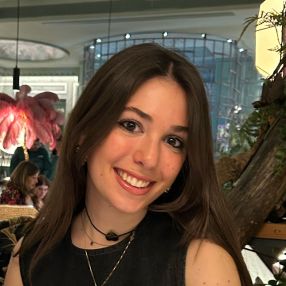 Arianna, Babysitter a Padenghe Sul Garda