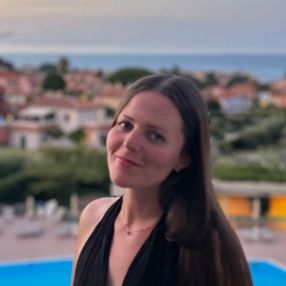 Giulia, Babysitter a Clusone