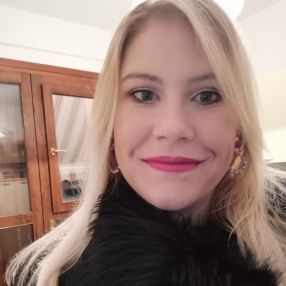 Valquiria, Babysitter a Cinto Caomaggiore