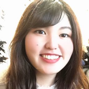 彩乃, Babysitter a Reggio Emilia