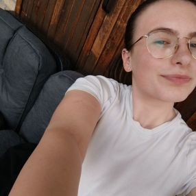 Giulia, Babysitter a Fara Filiorum Petri