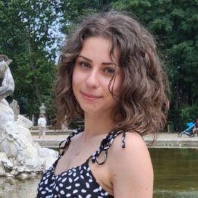 Alessia, Babysitter a Chieri