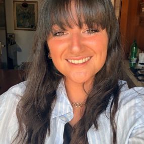Carola, Babysitter a Garbagnate milanese