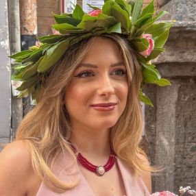 Martina, Babysitter a Cava de' Tirreni