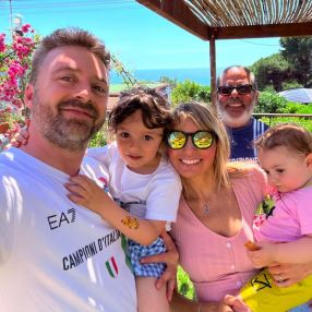 Vera, Famiglia a Torre del Greco