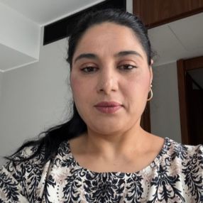 Mihaela, Babysitter a Bussero
