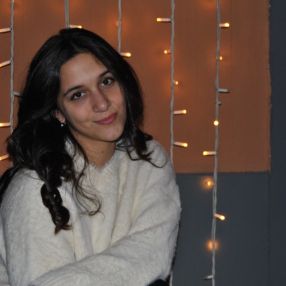 Elisa, Babysitter a Mascali