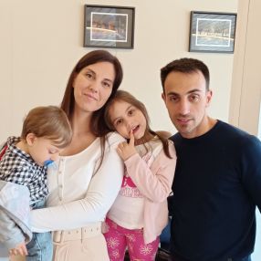 Simona, Famiglia a Pomigliano D'arco