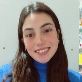 Cande, Babysitter in Cagliari