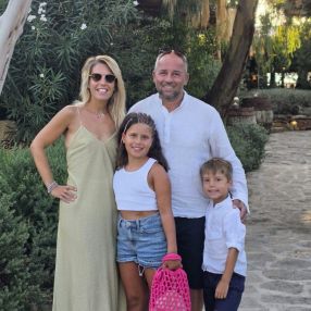 Francesco, Famiglia a Pietra Ligure