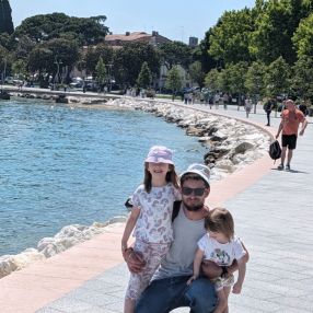Elisa, Famiglia a Busto Arsizio