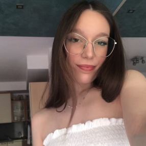 Serena, Babysitter a Albino