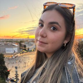 Sara, Babysitter a Nuoro