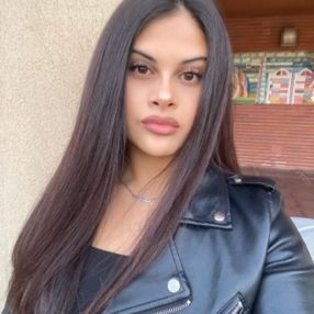 Asia, Babysitter in Pessano Con Bornago
