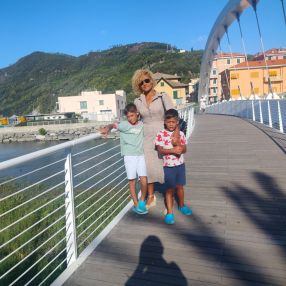 Radwa, Famiglia a Ghiaie